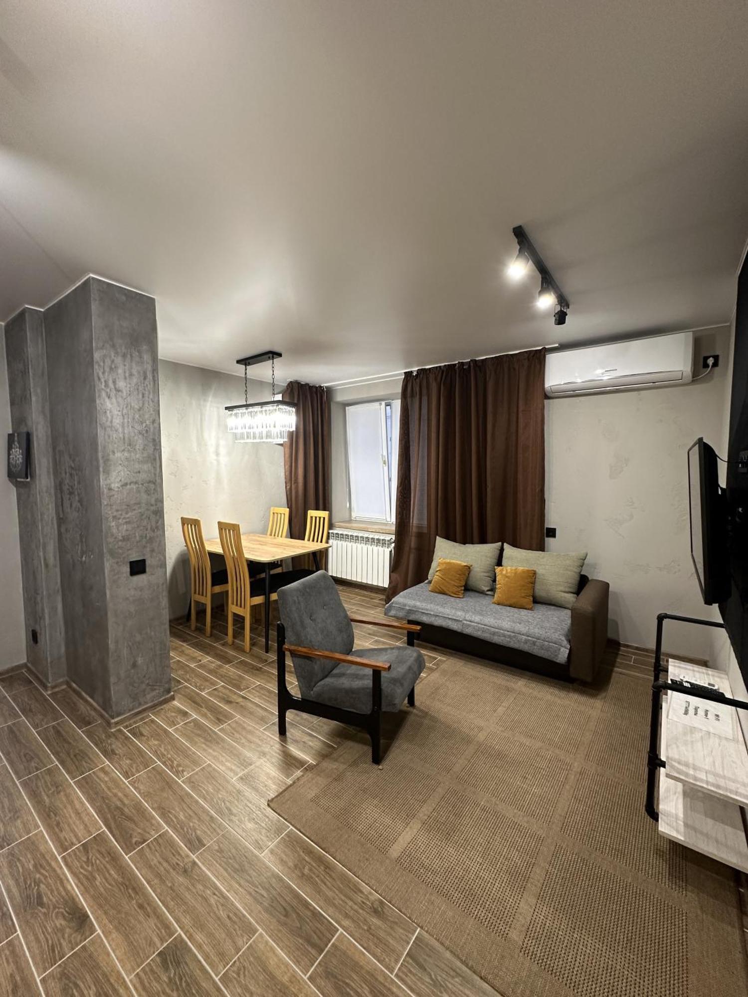Loft Apartment ティラスポリ エクステリア 写真